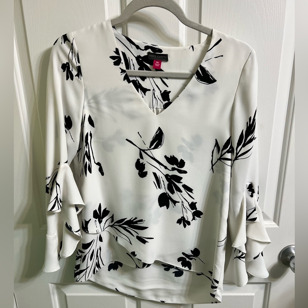 Vince Camuto Flutter Sleeve Floral Whispers V-Neck Tunic-Size XXS - Picture 2 of 5